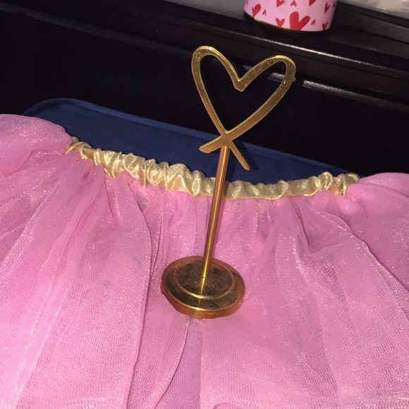 Gold Victoria’s Secret store display stand - Picture 2 of 4